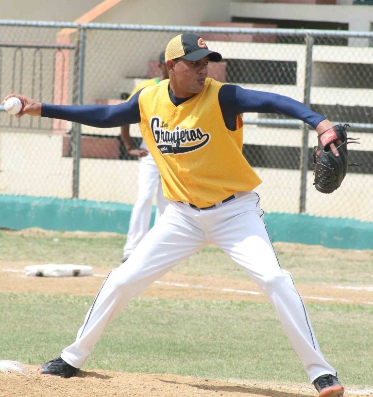 José Martínez está pautado para abrir por los Granjeros de Moca